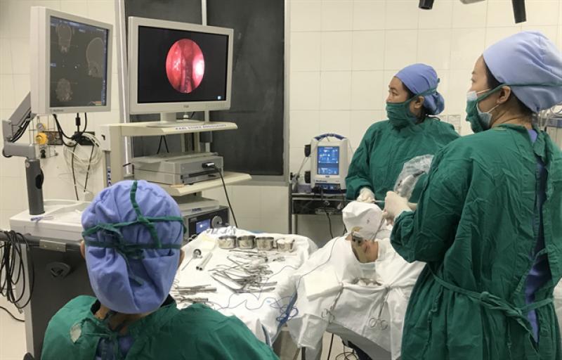 SUÝT MÙ MẮT VÌ BỊ VIÊM XOANG NHƯNG ĐIỀU TRỊ CẢM SỐT